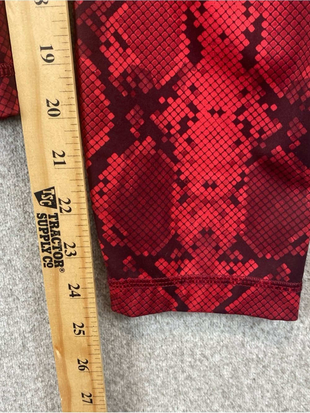 Lululemon Pants Womens 6 Red Snake Print High Rise Inseam 25” Leggings Yoga - Picture 6 of 8